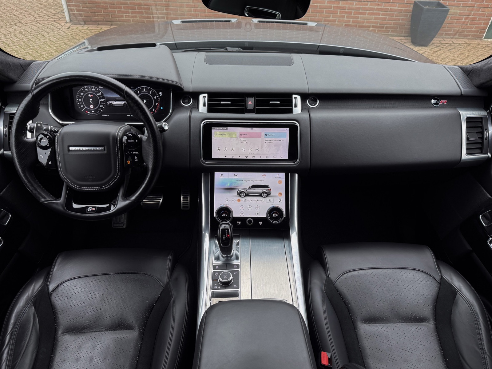 Het dashboard van een Range Rover Sport SVR