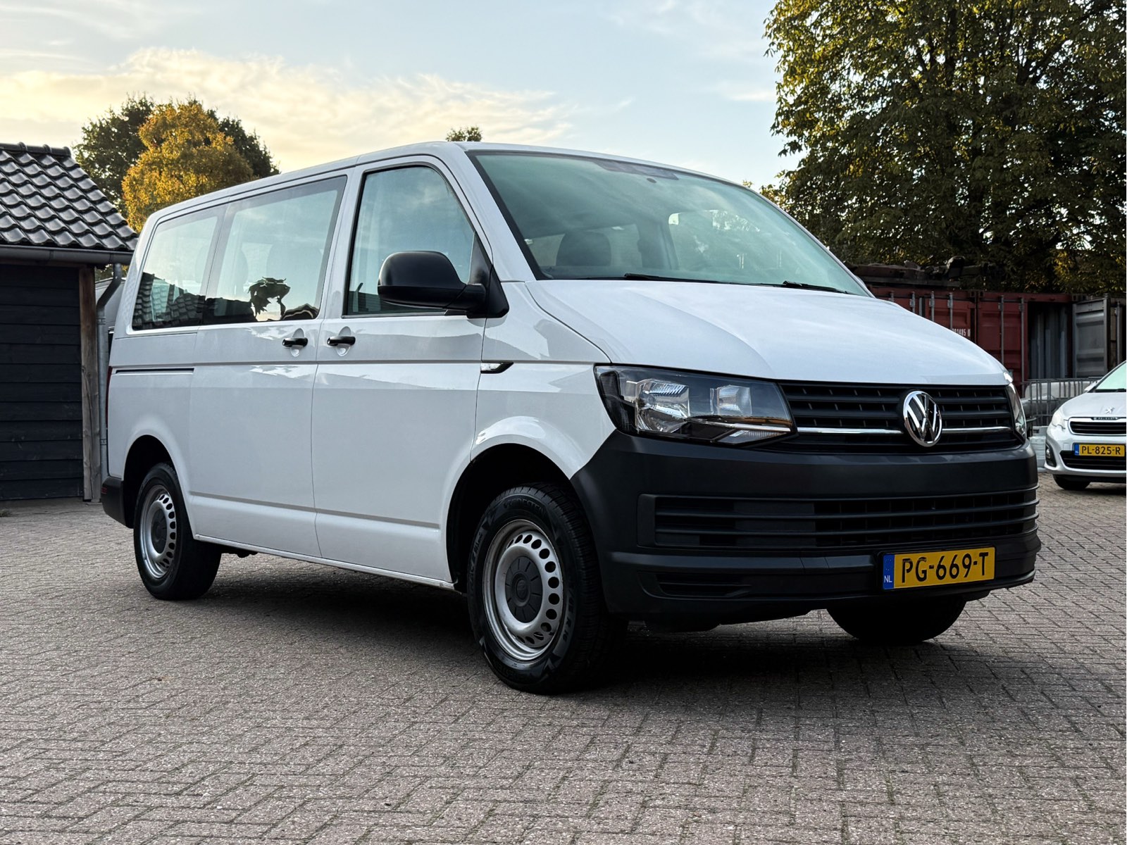 Volkswagen Transporter Kombi 2.0 TDI L1H1, foto 1