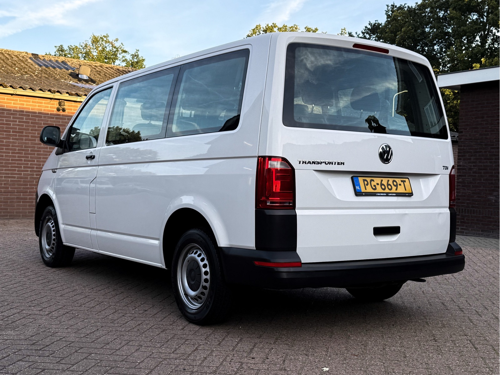 Volkswagen Transporter Kombi 2.0 TDI L1H1, foto 3