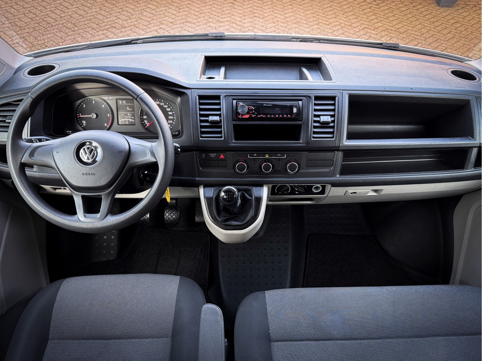 Volkswagen Transporter Kombi 2.0 TDI L1H1, foto 4