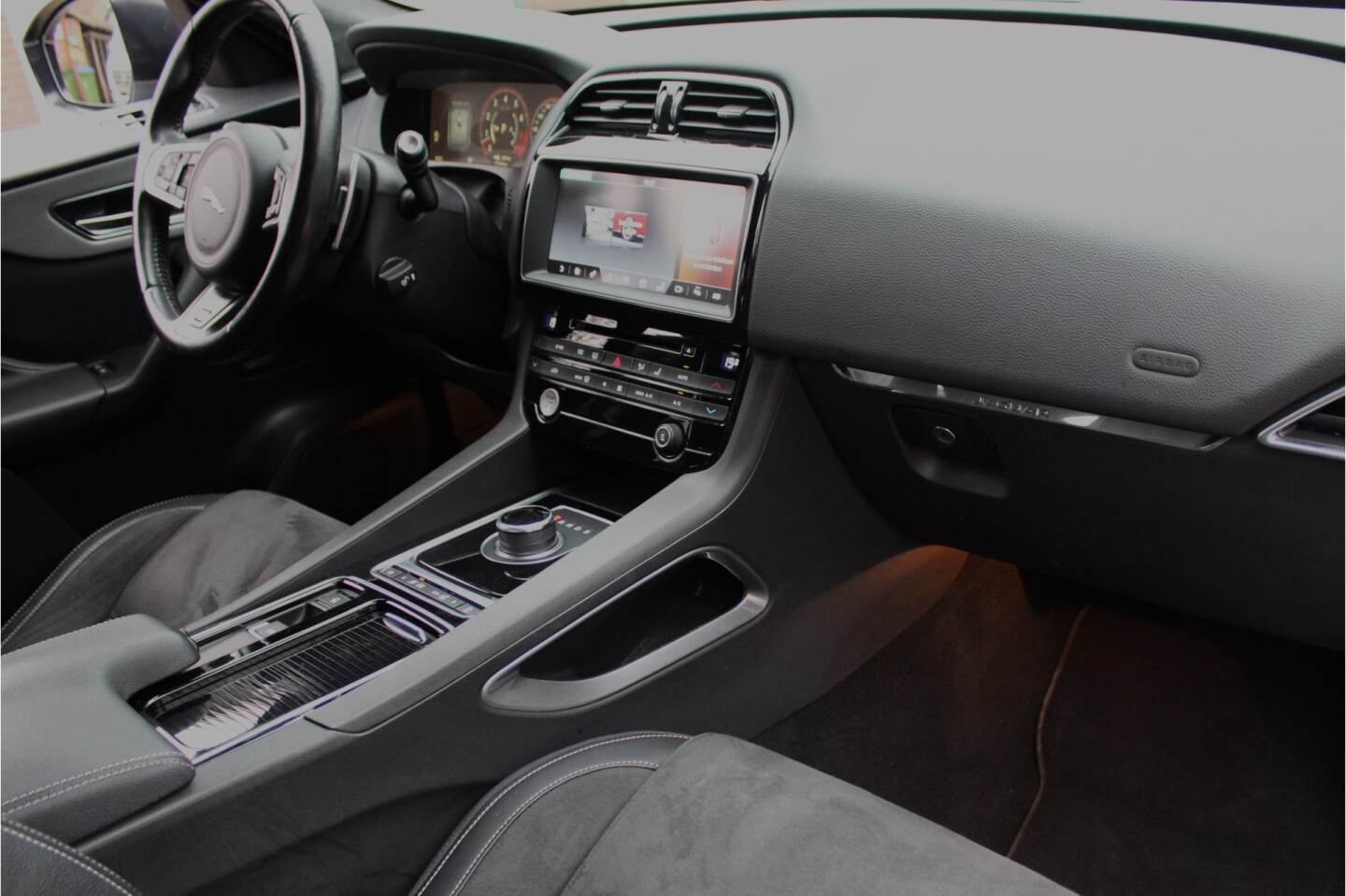 Jaguar F-PACE 3.0 S/C S Sport First Edition AWD, foto 39
