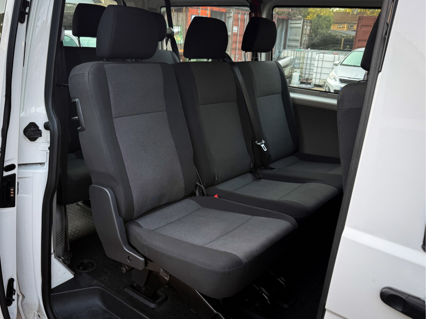 Volkswagen Transporter Kombi 2.0 TDI L1H1, foto 15
