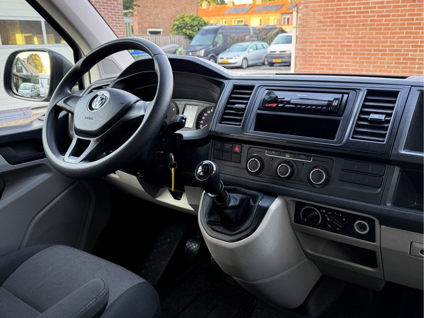 Volkswagen Transporter Kombi 2.0 TDI L1H1, foto 17